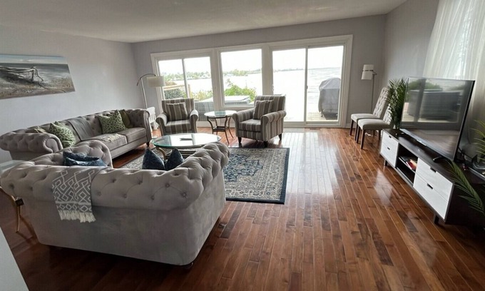 Port Weller Casa | Lakeview Villa Retreat