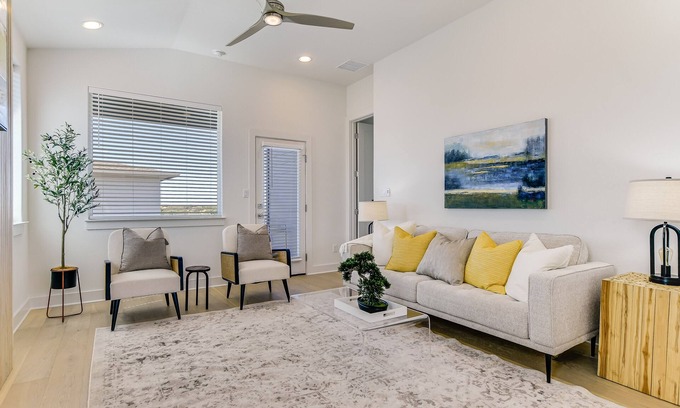 Lakeway Casa | Lakeway Villa with resort amenities