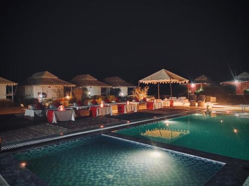 Amar Sagar Pol Otro | Lakhmana Desert Camp With Swimming Pool