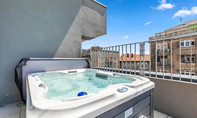 Old Town Apartamento | LAM Pink - JACUZZI - AC - PS4