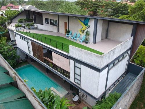 Pansol Villa | Lambana Villa - Casa Tropica Modern Villa