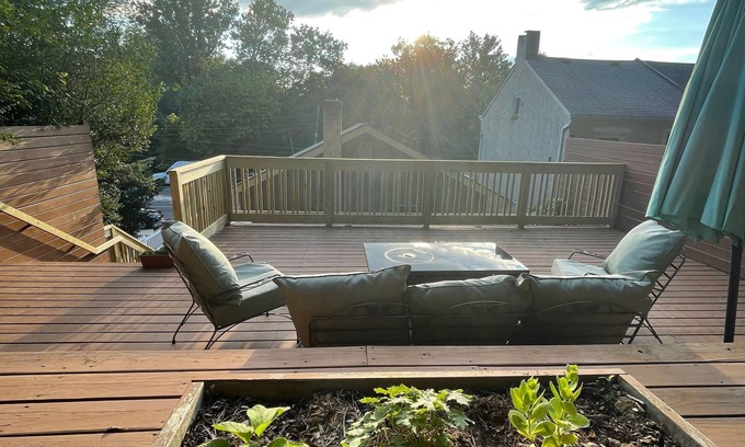 Lambertville Apartamento | Lambertville-in town-Elevated Deck-Stroll by Delaware River just blocks away