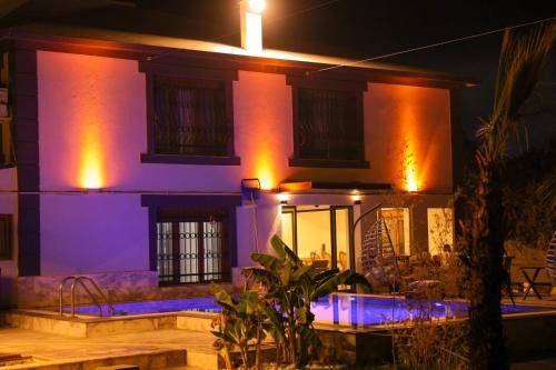 Narlidere Hotel | lamoza