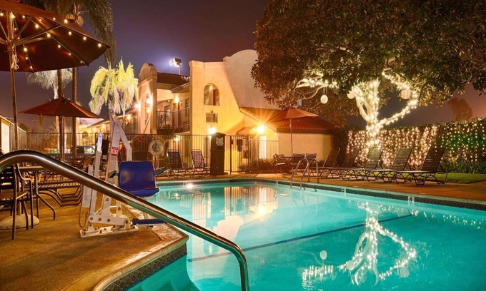 Rolando Village Hotel | Lamplighter Inn & Suites at SDSU