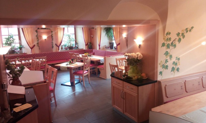 Hoechstaedt im Fichtelgebirge Hotel | Landgasthof Reichsadler