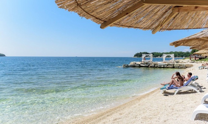 Susnjici Villa | Lana private Pool and garden near Porec
