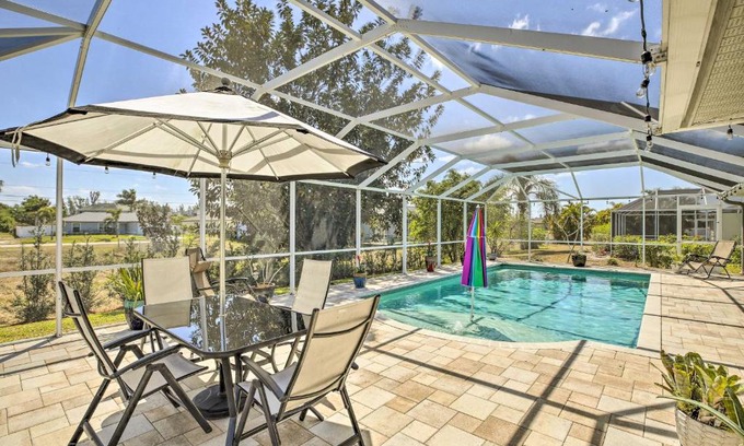Trafalgar Casa | Lanai and Heated Pool Stunning Cape Coral Getaway