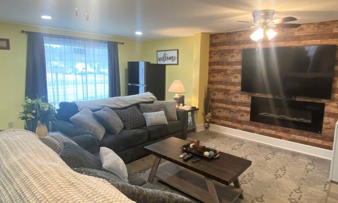 Lancaster Casa | Lancaster E Main · Lancaster House