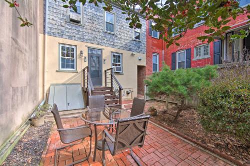 Historic Downtown Lancaster Casa | Lancaster Townhome Walk to Central Market!