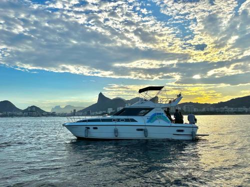 Gloria Alquiler De Eote | Lancha Oceanic RJ