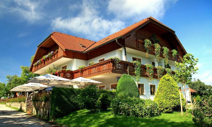Sankt Georgen im Attergau Hotel | Landgasthof Spitzerwirt