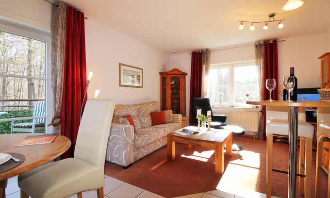 Kaegsdorf Apartamento | Landhaus Ostseeblick WE 13: friendly 2-room apartment with balcony close to the beach