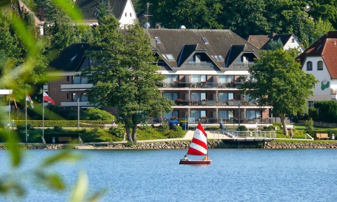 Malente Apartamento | Landhuus Dieksee Ferienwohnungen für Unvergessliche Momente am Seeufer