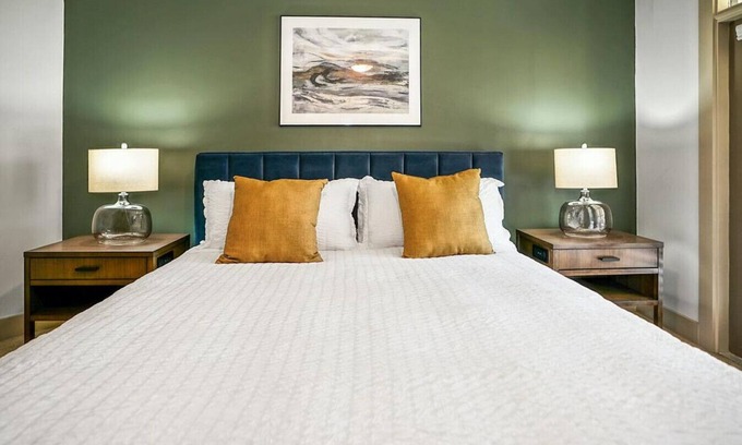 Crestline Heights Apartamento | Landing at 4700 Colonnade - 1 Bedroom in Overton