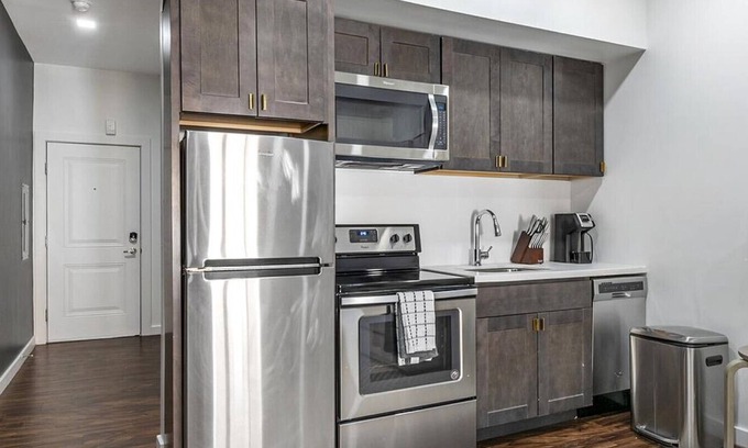 Mount Vernon Apartamento | Landing at 824 N Calvert St - 1 Bedroom in Mount Vernon