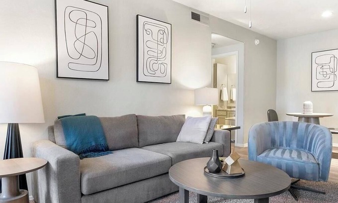 The Islands Apartamento | Landing at Alcove at the Islands - 1 Bedroom in The Islands