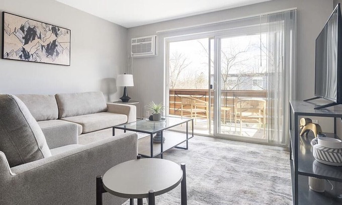 Ann Arbor Apartamento | Landing at Arbor Haus - 2 Bedrooms in Carpenter