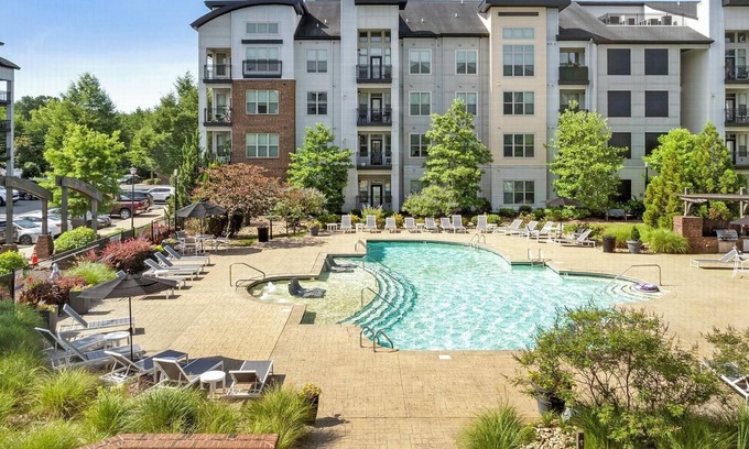 Paw Creek Apartamento | Landing at Celsius - 1 Bedroom in Wedgewood