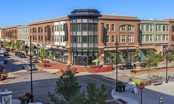 Westlake Apartamento | Landing at Crocker Park Living - 1 Bedroom in Downtown Westlake