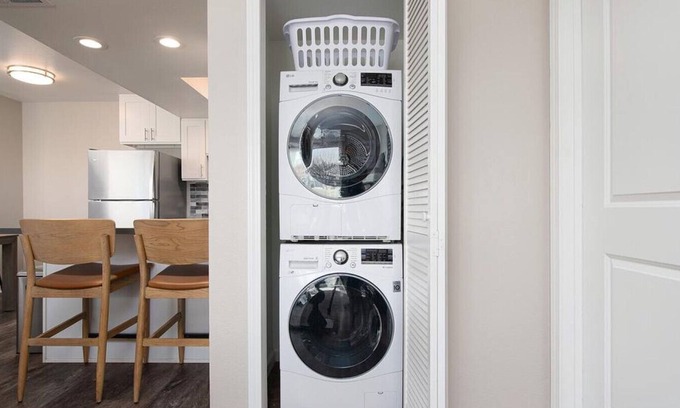 Chino Apartamento | Landing at Enclave at Town Square - 1 Bedroom in Downtown Chino