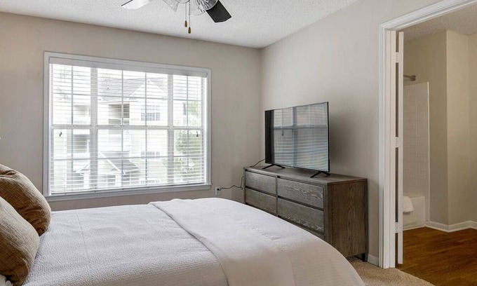 Brentwood Apartamento | Landing at Estates at Brentwood - 2 Bedrooms in Brentwood Highland Apartments