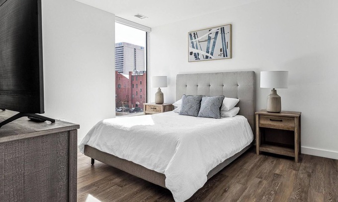 Greektown Historic District Apartamento | Landing at eXchange - 1 Bedroom in Downtown Det...