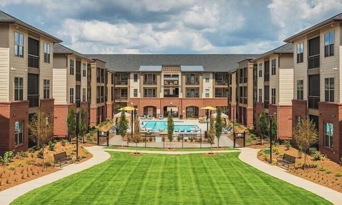 Matthews Apartamento | Landing at Fountains Matthews - 2 Bedrooms in Downtown Matthews