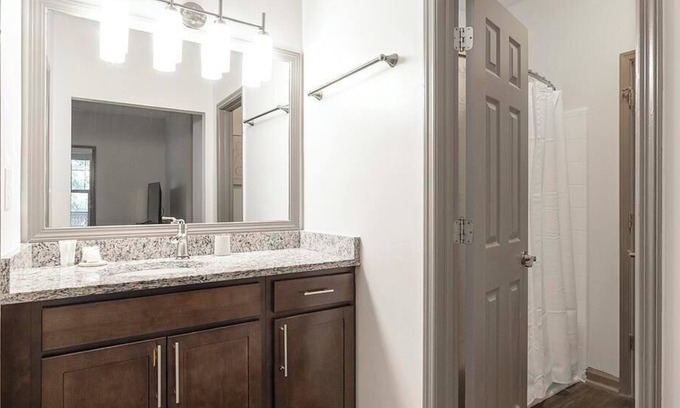 North Druid Hills Apartamento | Landing at Hawthorne North Druid Hills - 2 Bedrooms in Lavista Park