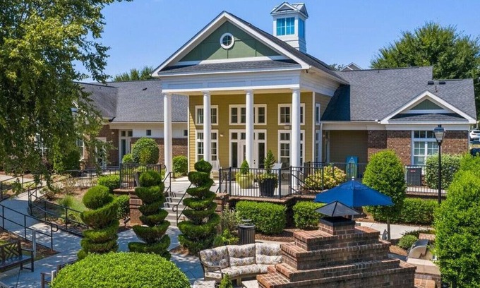 Mint Hill Apartamento | Landing at Hawthorne at the Greene - 1 Bedroom in Bradfield Farms
