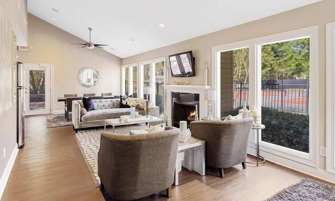 Peachtree Corners Apartamento | Landing at Lakeside Retreat at Peachtree Corners - 2 Bedrooms in Downtown Peachtree Corners