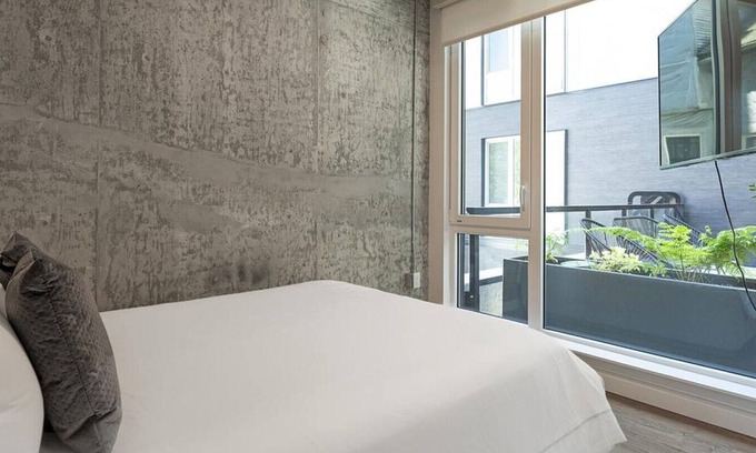 Mann Apartamento | Landing at Madrone - 1 Bedroom in Central District