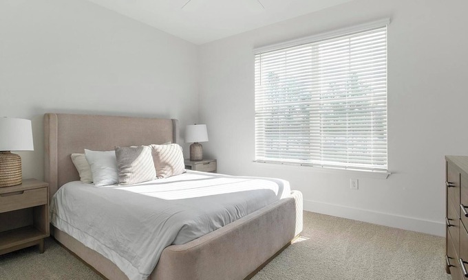 Crestline Heights Apartamento | Landing at Station at Crestline - 1 Bedroom in ...