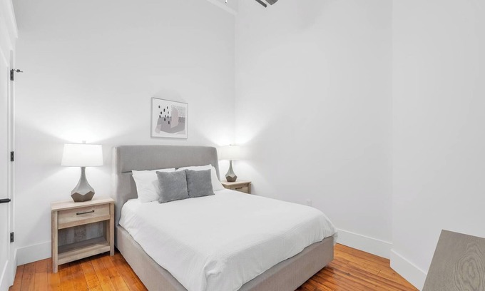 Greenville Apartamento | Landing at The American Spinning Mill - 2 Bedro...