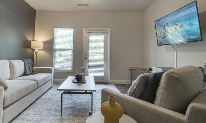 Johns Island Apartamento | Landing at The Apartments at Shade Tree - 2 Bedrooms in Downtown Charleston