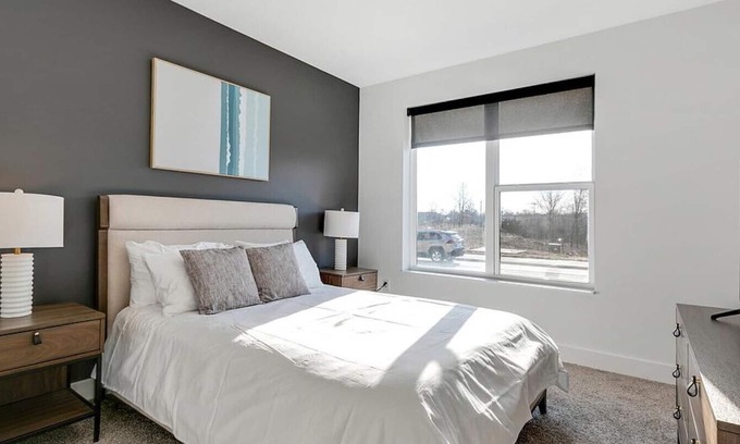 Blue Ash Apartamento | Landing at The Approach at Summit Park - 3 Bedrooms in Downtown Blue Ash