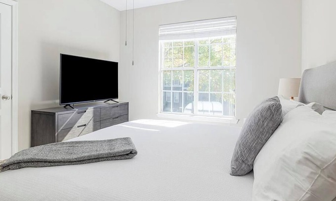 Duluth Apartamento | Landing at The Berkeley - 2 Bedrooms in Downtown Duluth