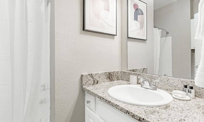 Germantown Apartamento | Landing at The Bridges At Germantown - 2 Bedrooms in Downtown Germantown