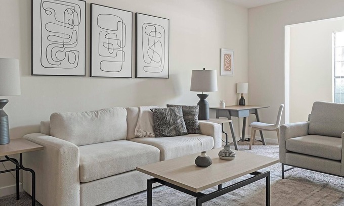 New Pathways Apartamento | Landing at The Bristol on Union - 2 Bedrooms in...
