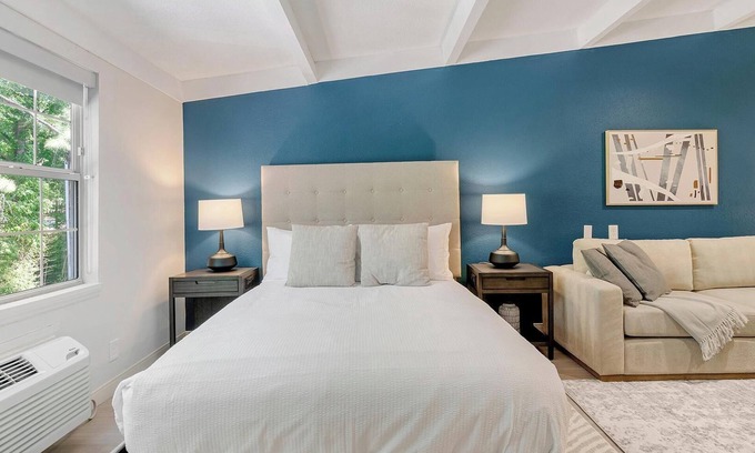 Northeast Raleigh Apartamento | Landing at The Harrison - Studio in Northeast R.