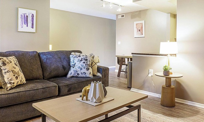 Downtown Dayton Apartamento | Landing at The Landing - 1 Bedroom in East Dayton