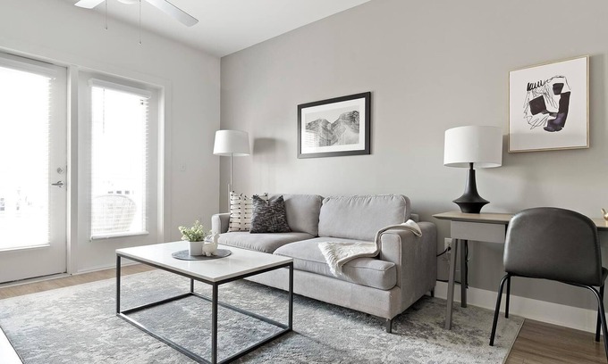 Fort Mill Apartamento | Landing at The Mason at Six Mile Creek - 1 Bedr...