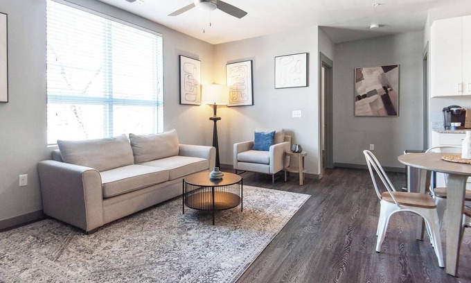 University District Apartamento | Landing at The Nine @ Memphis - 4 Bedrooms in U...