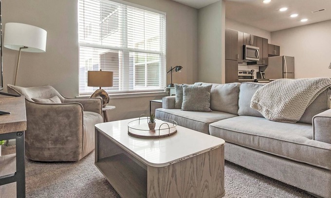 Chesterfield Apartamento | Landing at The Parq at Chesterfield - 1 Bedroom...