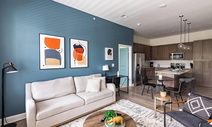 Wilmington Apartamento | Landing at The Parker Leland - 2 Bedrooms in Do.