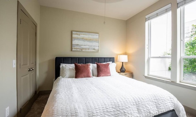Downtown Baltimore Apartamento | Landing at The Porter Brewers Hill - 1 Bedroom in Highlandtown