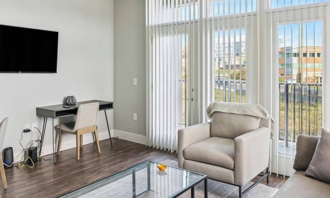 Roselawn Finance Apartamento | Landing at The Red Apartments - 2 Bedrooms in Madisonville