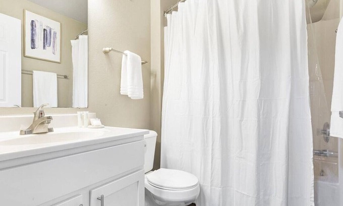 Fort Wayne Apartamento | Landing at The Reserve at Dawson's Creek - 2 Bedrooms in Downtown Fort Wayne