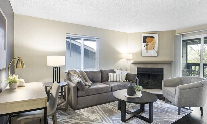Federal Way Apartamento | Landing at Trellis - 2 Bedrooms in Downtown Federal Way