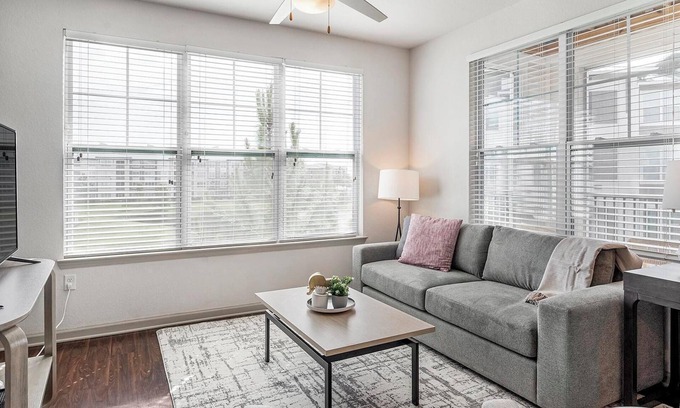 Fort Myers Apartamento | Landing at Vantage - 2 Bedrooms in Hancock