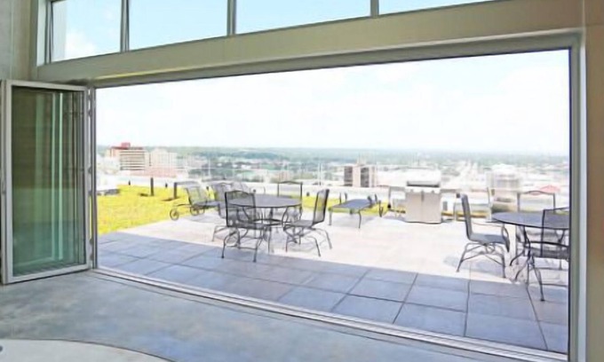 Downtown Omaha Apartamento | Landing at Wire - 2 Bedrooms in Downtown